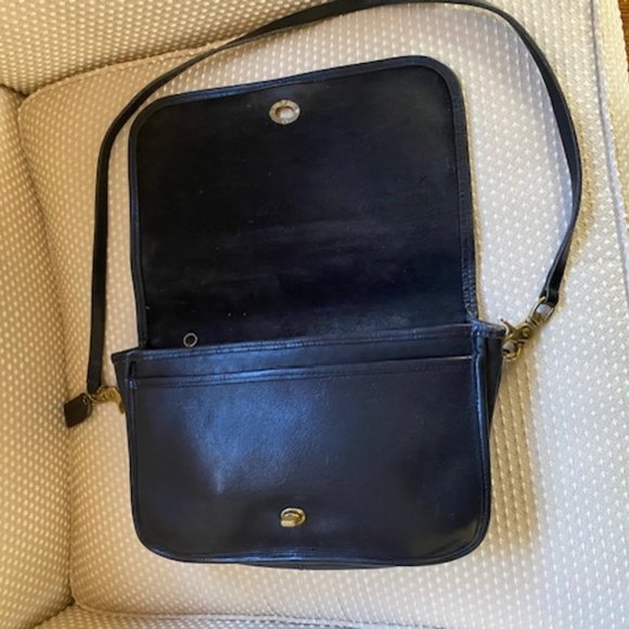 Vintage Coach Black Leather Handbag with Unique Serial Number - Picture 6 of 14